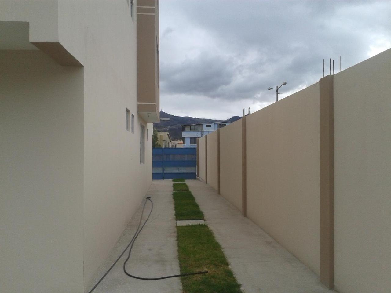Illari Hotel Riobamba Exteriér fotografie